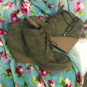 Army green wedges